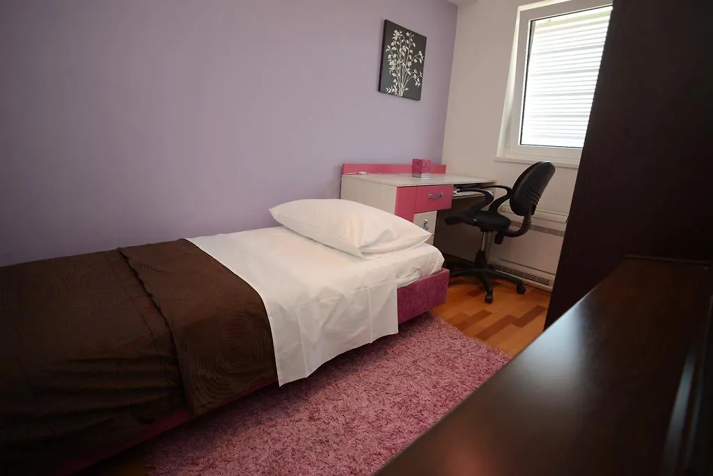 Base Bridge Apartment Zadar