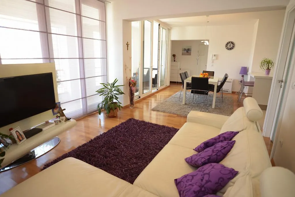 Base Bridge Apartment - Zadar City Centre - Free Parking location