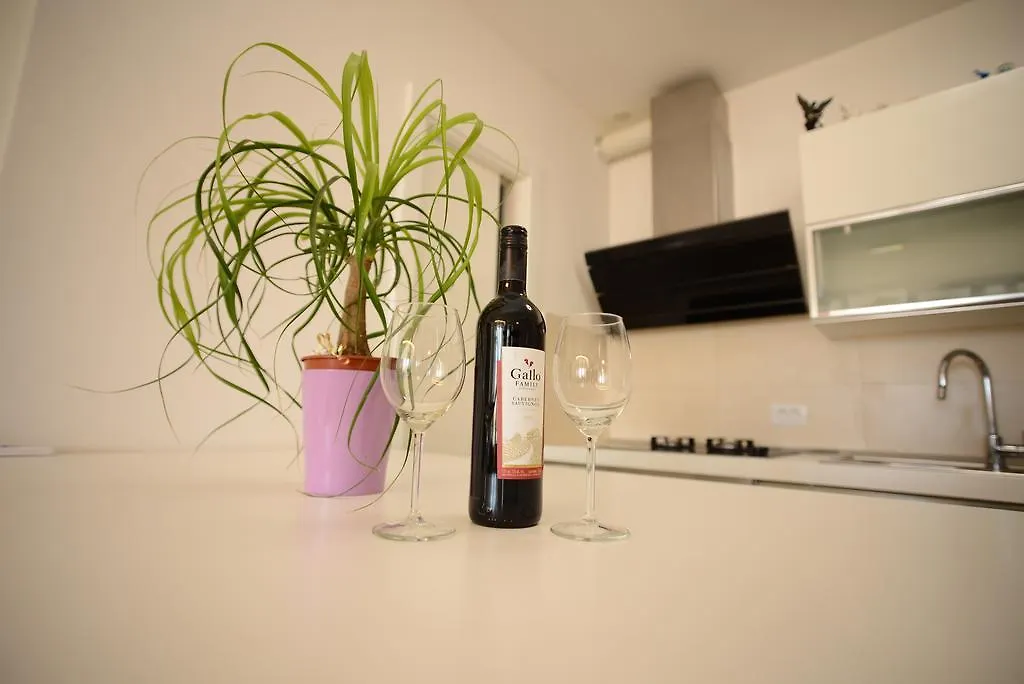 Base Bridge Apartment Zadar 0*,
