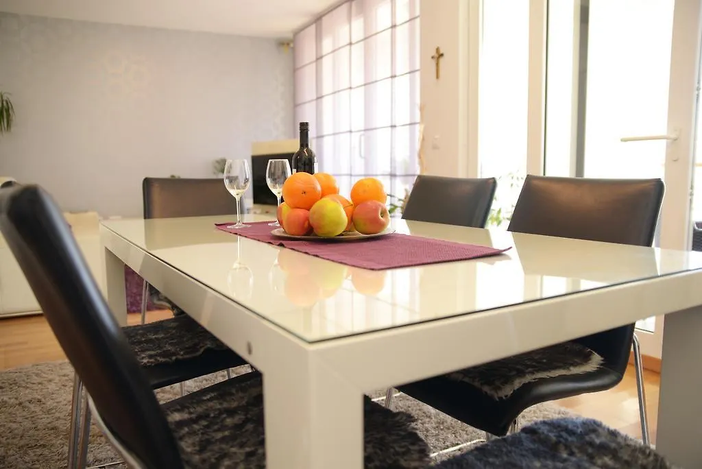 Base Bridge Apartment Zadar
