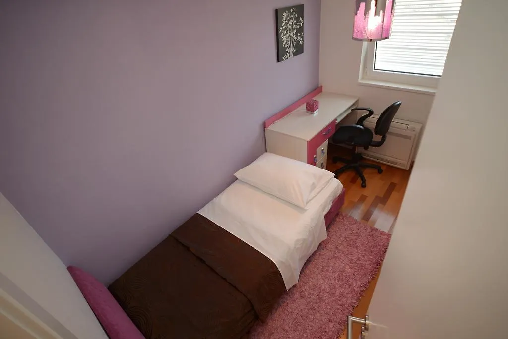 Base Bridge Apartment Zadar