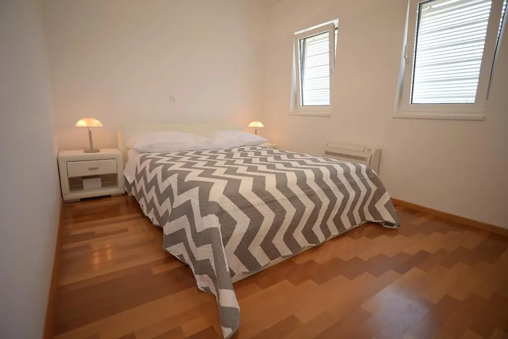 Base Bridge Apartment Zadar